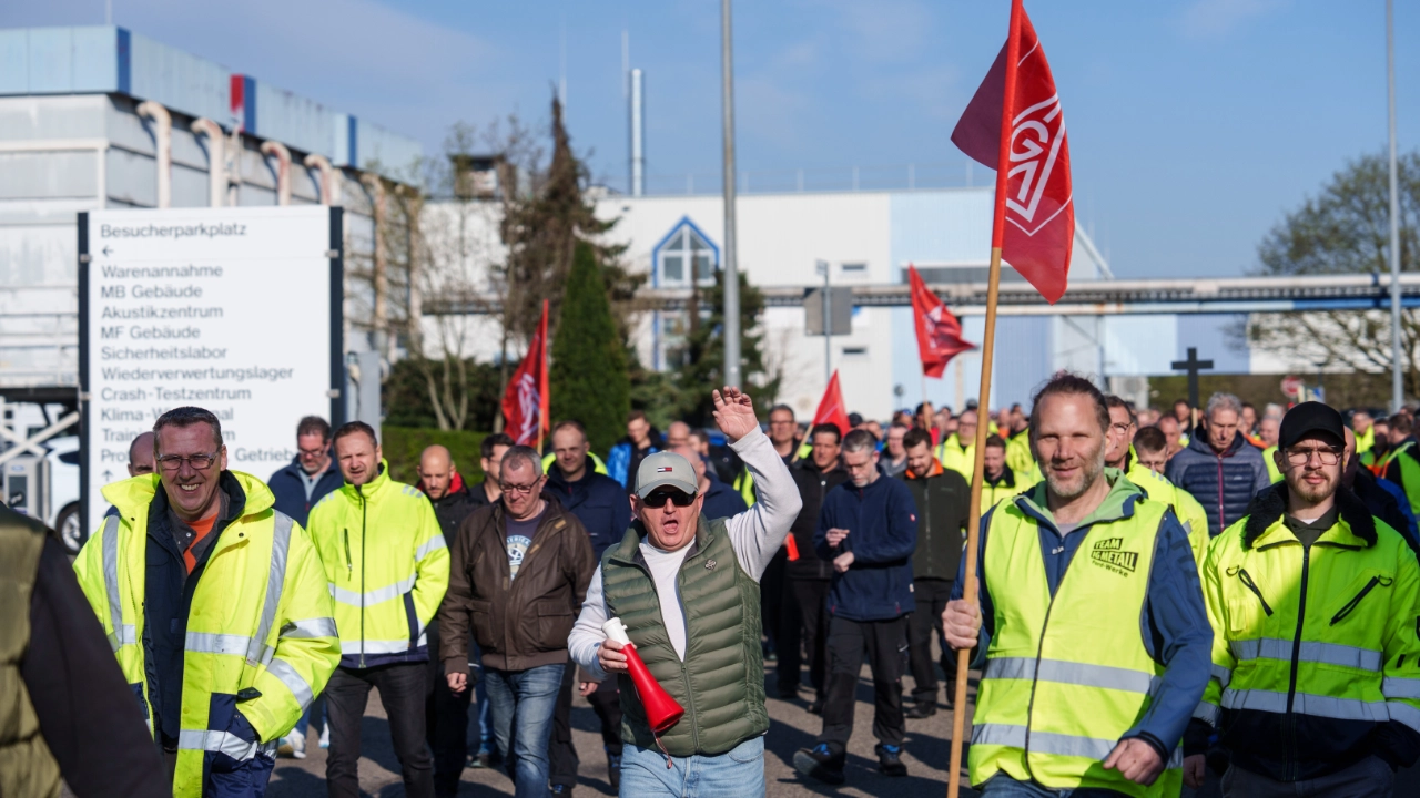 Ford Warnstreik Entwicklungszentrum Anmarsch