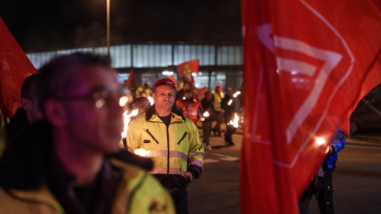 Ford-Aktion-Grabstein-Nacht Fackeln