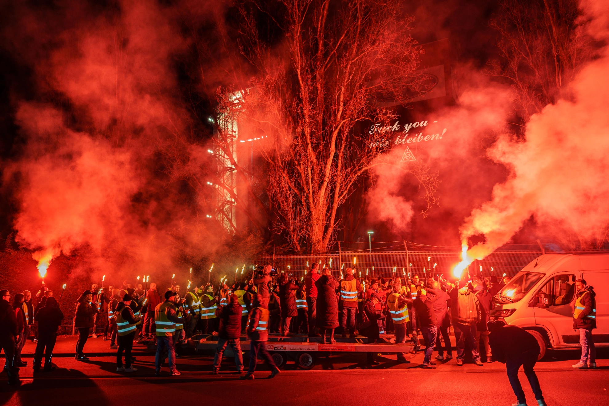Ford Beschäftigte sehen rot
