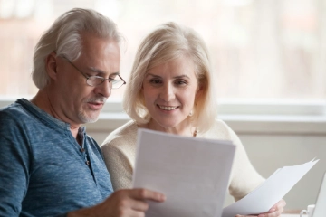 Metallerinnen  und Metaller helfen bei Rentenfragen