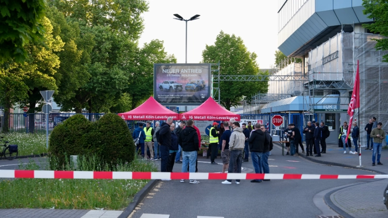 24-Stunden Streik Ford Zelt