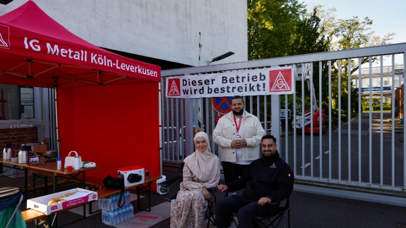 24-Stunden Streik Ford Waiting
